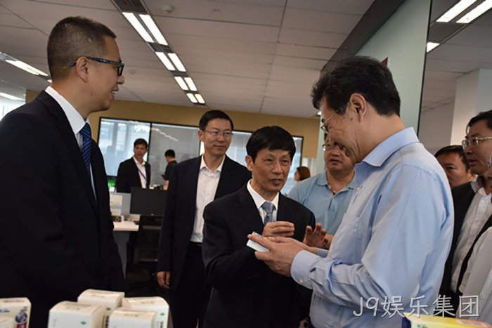 山东省日△照市市长◥李永红一▪行来J9娱乐集团上海✧分公司考◤察调研 山东省日▣照市市长❈李永红一丨行来J9娱乐集团上海〓〓分公司考✩察调研