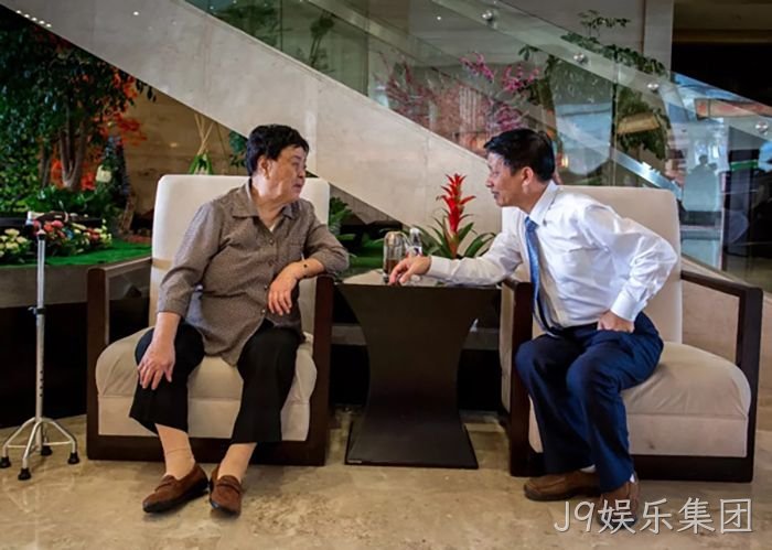 汪月霞率“六连”老战士来◢J9娱乐集团❋参观指导 汪月霞率“六连”老战士来◆J9娱乐集团〓〓参观指导
